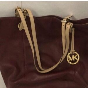 Michael Kors tote Plum Burgundy Reseeved